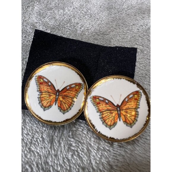 Fashion Jewelry Jewelry - Vtg Round Gold Tone Butterfly Clip On Earrings Estate Fashion Jewelry 70s Screw